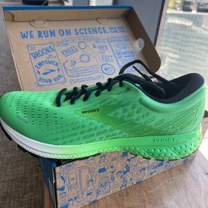 New in box Brooks Ghost 13 size 10.5 men’s running shoe
